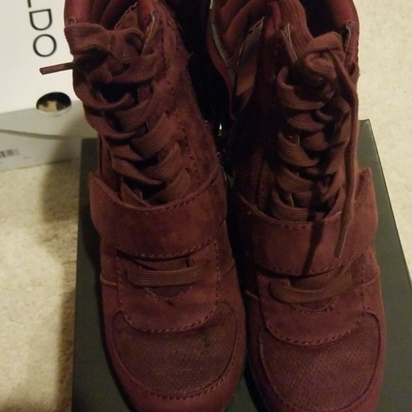 Shoes - Picture 3 of 4